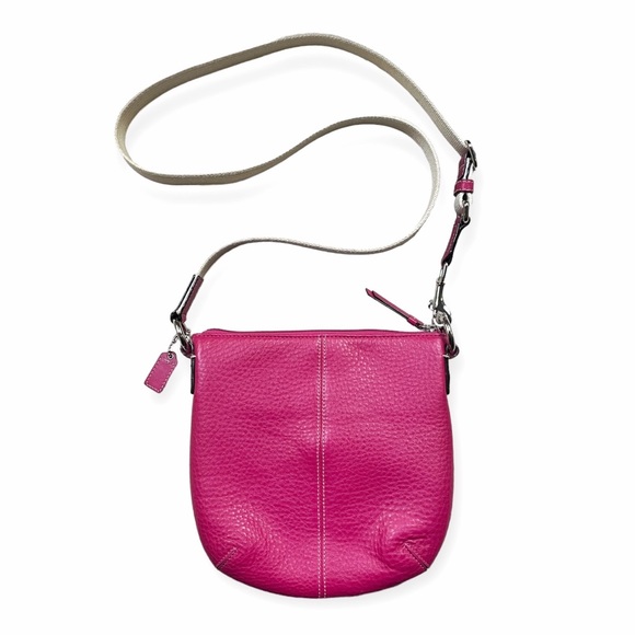 Adorable Coach Swing Pack Convertible Fuchsia Pink Pebbled Leather Crossbody Bag - Picture 2 of 8